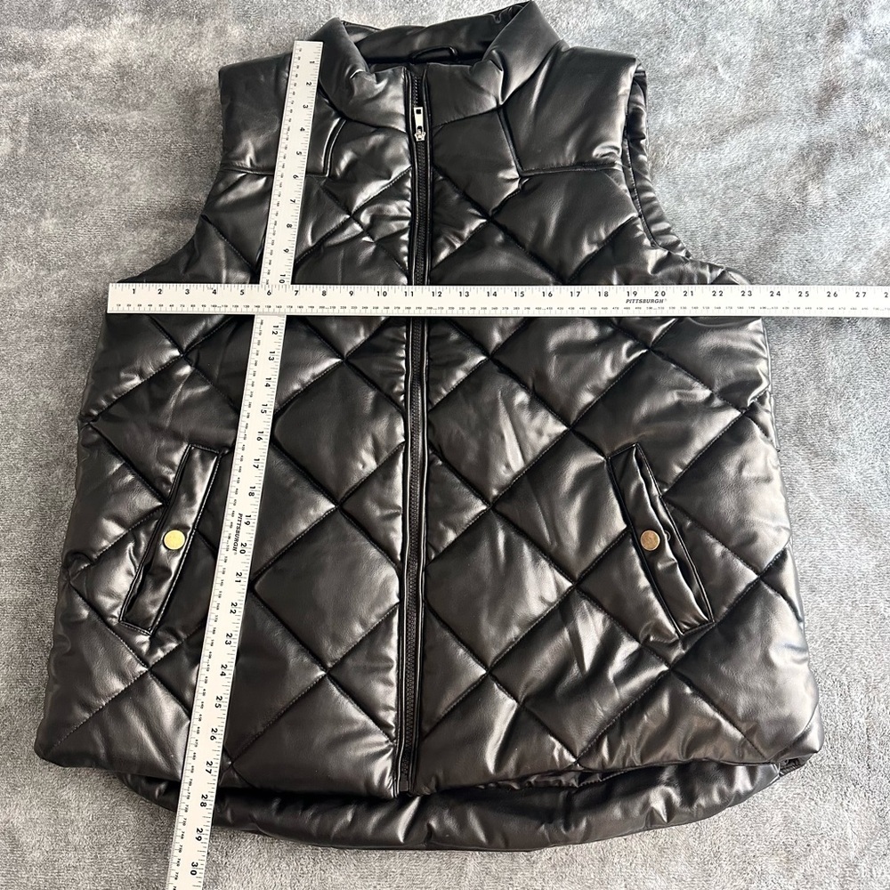 Zenana Faux Black Vegan Leather puffer puffy vest with Zipper Pocket 2X - Picture 8 of 8